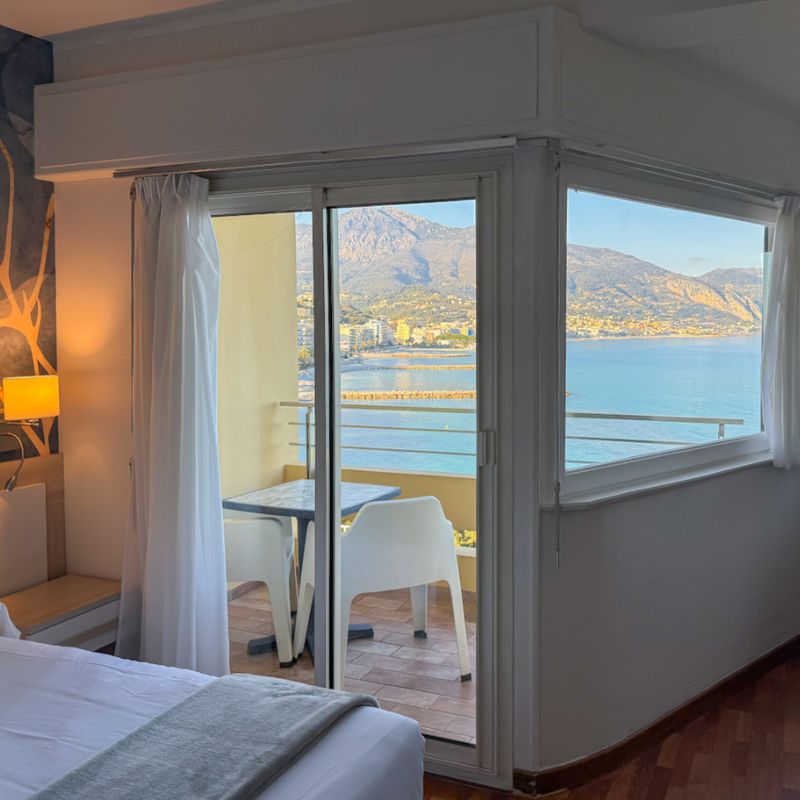 Camera superior con balcone hotel alexandra roquebrune cap martin Camera superior con balcone hotel alexandra roquebrune cap martin