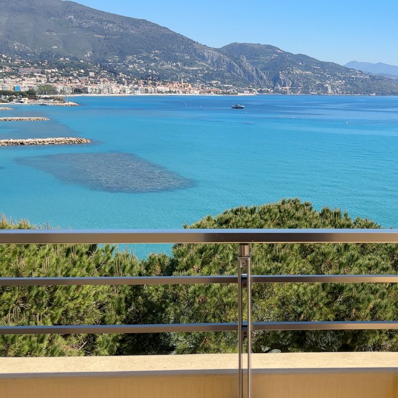 Camera superior deluxe hotel alexandra roquebrune cap martin panorama Camera superior deluxe hotel alexandra roquebrune cap martin panorama