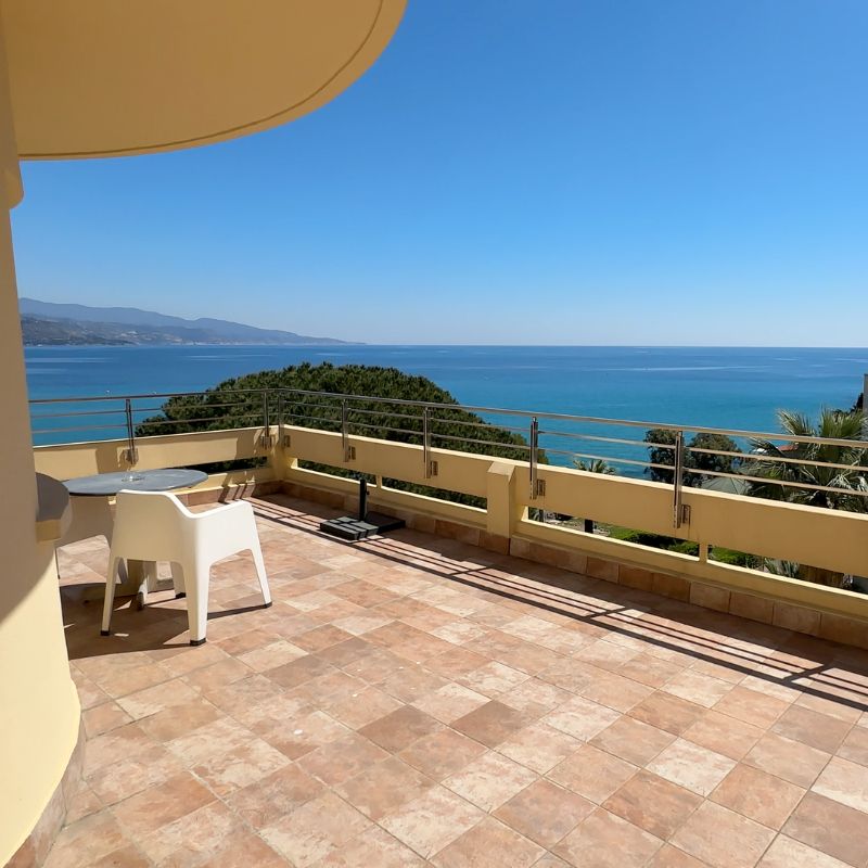 Camera superior deluxe hotel alexandra roquebrune cap martin terrazza Camera superior deluxe hotel alexandra roquebrune cap martin terrazza