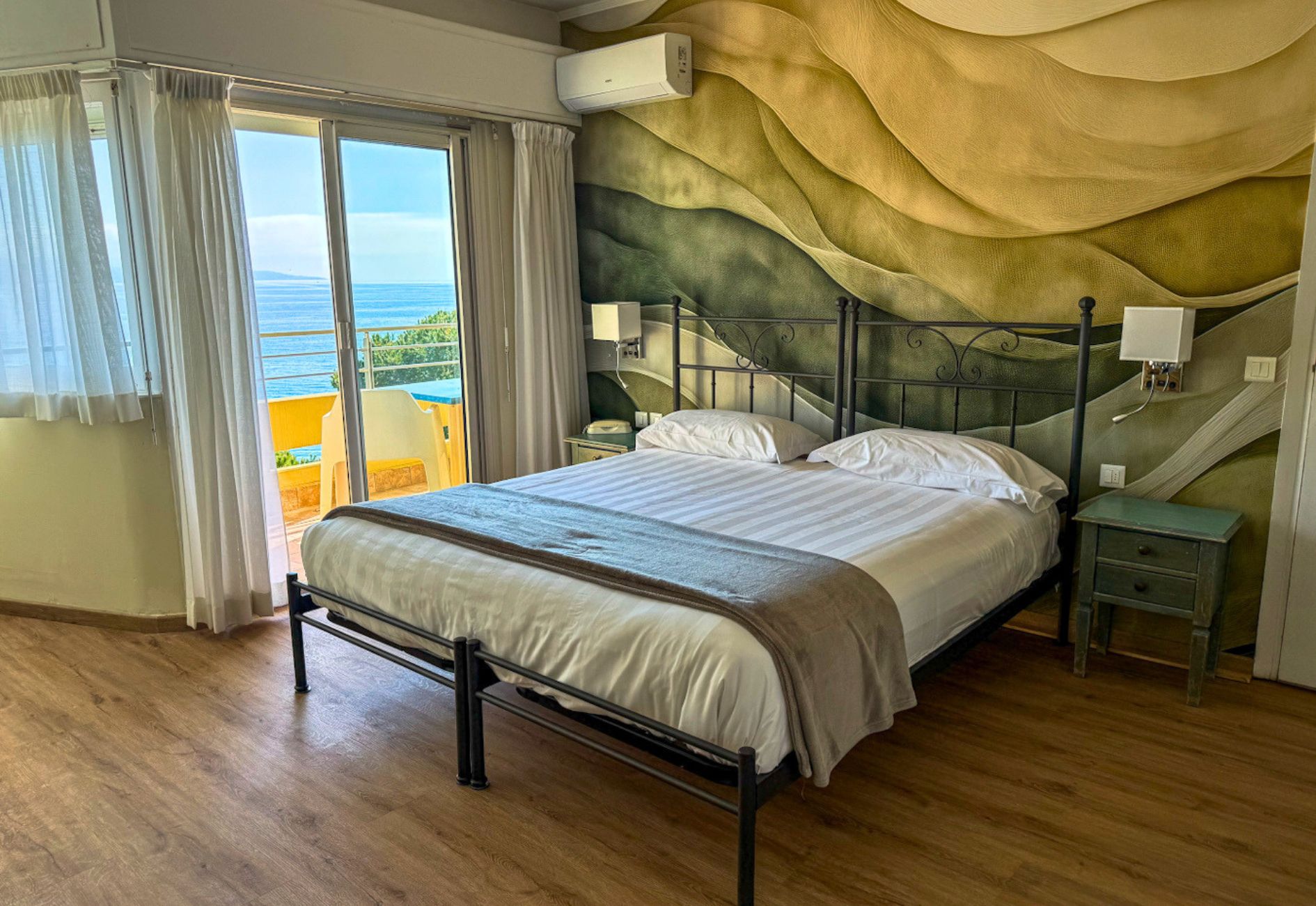 Camera superior hotel Alexandra roquebrune cap martin Camera superior hotel Alexandra roquebrune cap martin